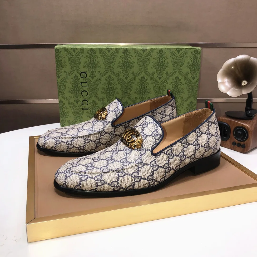 Men's shoes💰500💰Italy's top luxury men's shoe giant (GUCCI) (Gucci) (full cowhide lining) new arrival🍃Original European style🔰 Pleasant to the eye😍In order to make the shoes more durable and non-deformable🌀The production continues to follow traditional methods but there is still no lack of innovation💪Choose original sheepskin for the leather♻️ Smooth and natural And extra bright ⭐Made of imported cowhide, the first choice of rich people 38-45 (45 customized)